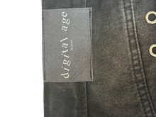 Load image into Gallery viewer, Trypophobia Denim Flared Shorts - Black
